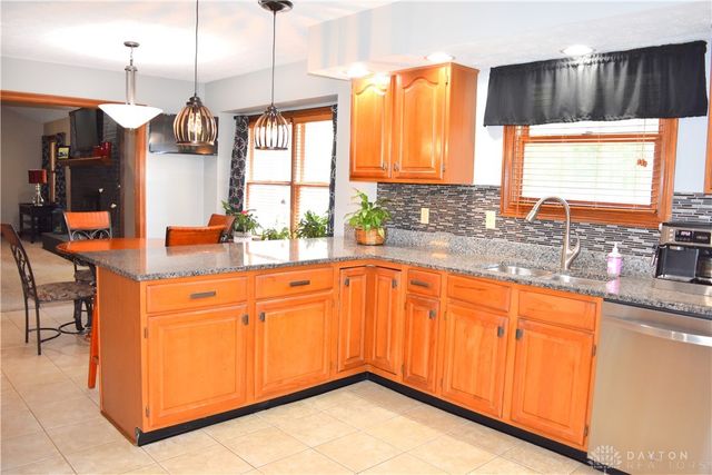 9 Eagles Way, Piqua, OH 45356