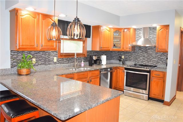 9 Eagles Way, Piqua, OH 45356
