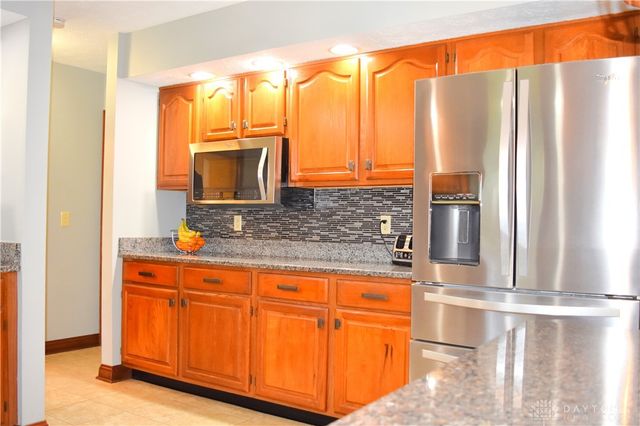 9 Eagles Way, Piqua, OH 45356