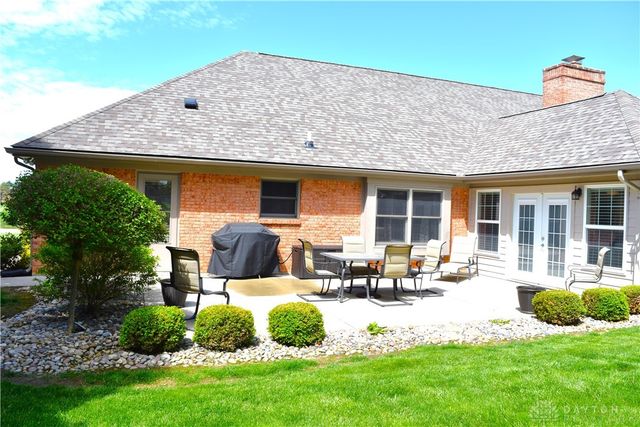 9 Eagles Way, Piqua, OH 45356
