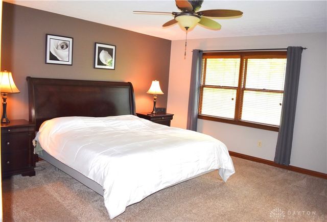 9 Eagles Way, Piqua, OH 45356