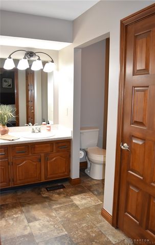 9 Eagles Way, Piqua, OH 45356