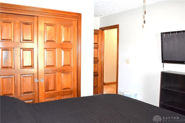 9 Eagles Way, Piqua, OH 45356