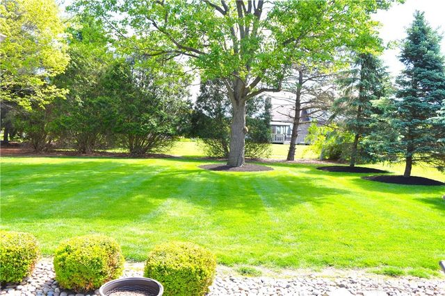 9 Eagles Way, Piqua, OH 45356