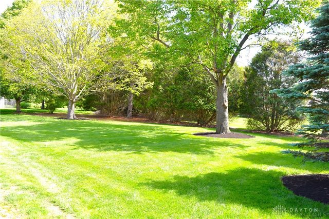 9 Eagles Way, Piqua, OH 45356