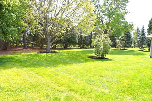 9 Eagles Way, Piqua, OH 45356