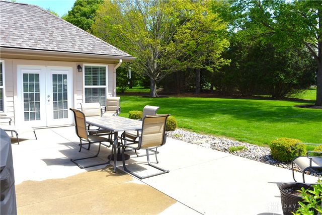 9 Eagles Way, Piqua, OH 45356