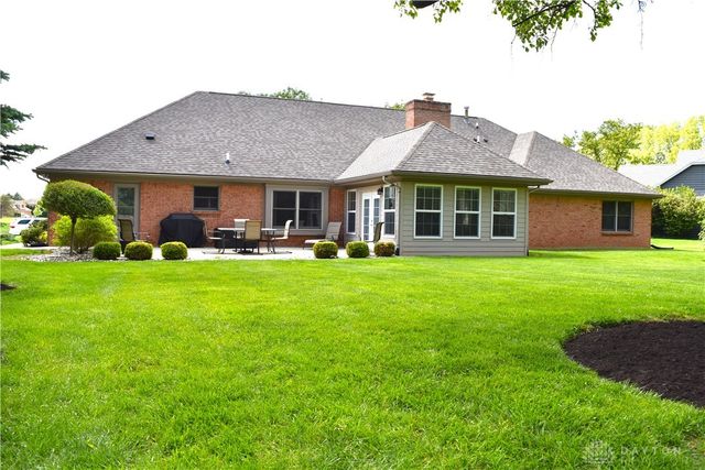 9 Eagles Way, Piqua, OH 45356