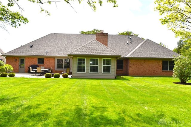9 Eagles Way, Piqua, OH 45356