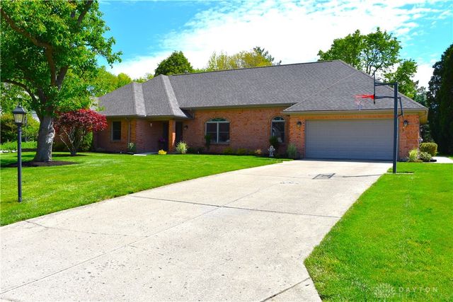 9 Eagles Way, Piqua, OH 45356