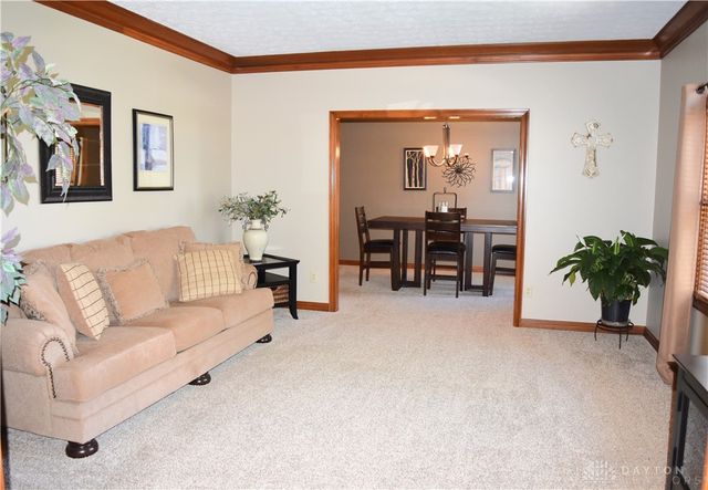 9 Eagles Way, Piqua, OH 45356