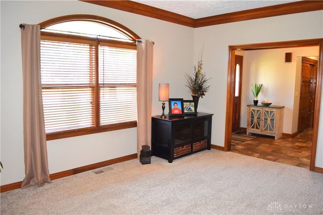9 Eagles Way, Piqua, OH 45356