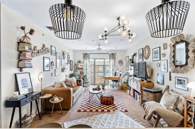 908 Nueces ST 24, Austin, TX 78701