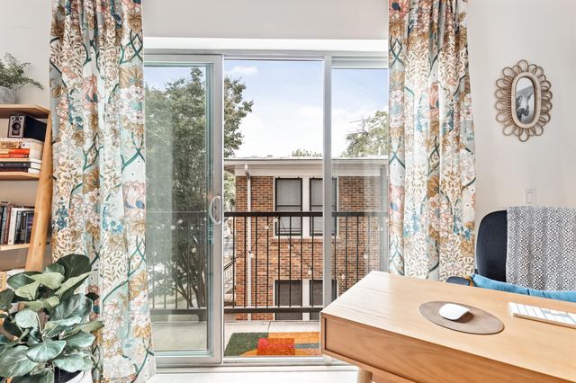 908 Nueces ST 24, Austin, TX 78701