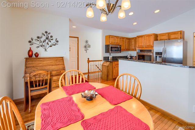 11641 Hawthorne Glen Drive, Grand Blanc, MI 48439