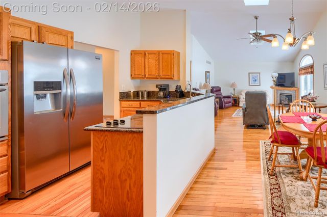 11641 Hawthorne Glen Drive, Grand Blanc, MI 48439