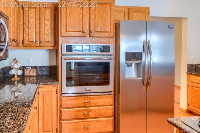 11641 Hawthorne Glen Drive, Grand Blanc, MI 48439