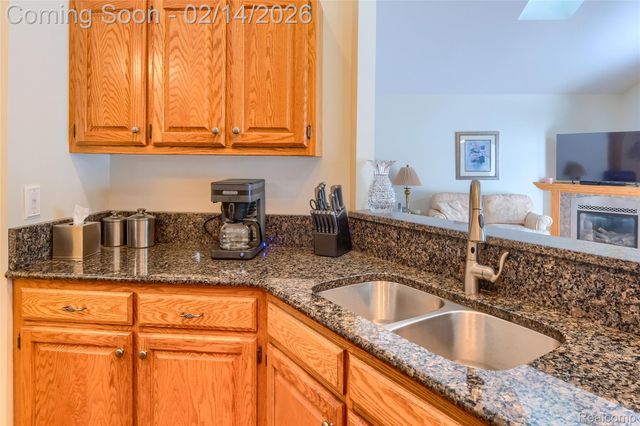 11641 Hawthorne Glen Drive, Grand Blanc, MI 48439