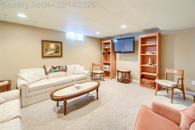 11641 Hawthorne Glen Drive, Grand Blanc, MI 48439