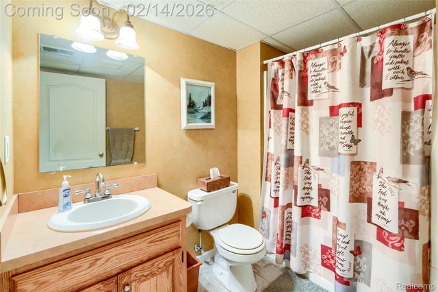 11641 Hawthorne Glen Drive, Grand Blanc, MI 48439