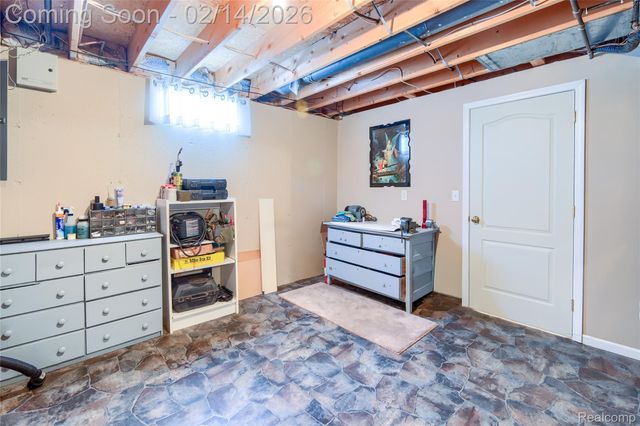 11641 Hawthorne Glen Drive, Grand Blanc, MI 48439