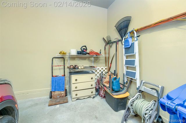 11641 Hawthorne Glen Drive, Grand Blanc, MI 48439