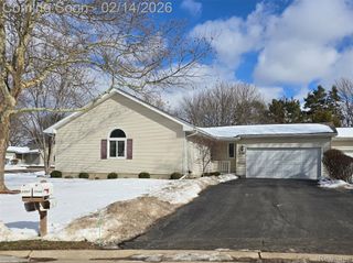 11641 Hawthorne Glen Drive, Grand Blanc, MI 48439