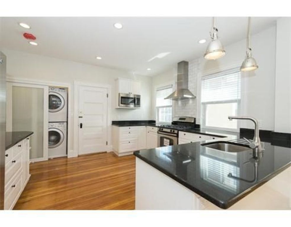 61 Marlboro Street 2, Belmont, MA 02478