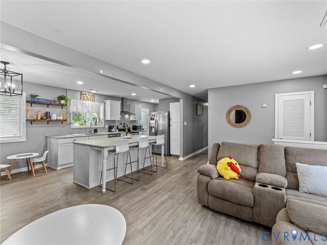 9109 Crystalwood Ln, Henrico, VA 23294
