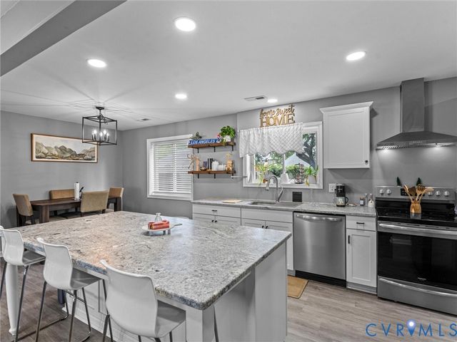 9109 Crystalwood Ln, Henrico, VA 23294