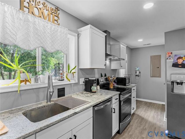9109 Crystalwood Ln, Henrico, VA 23294