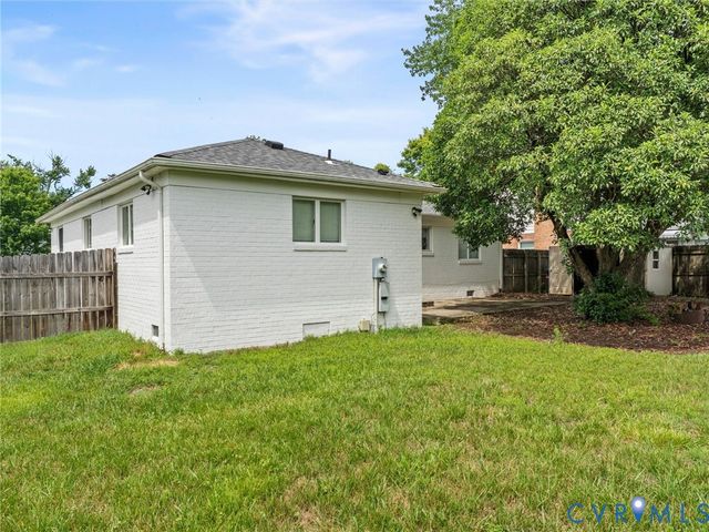 9109 Crystalwood Ln, Henrico, VA 23294