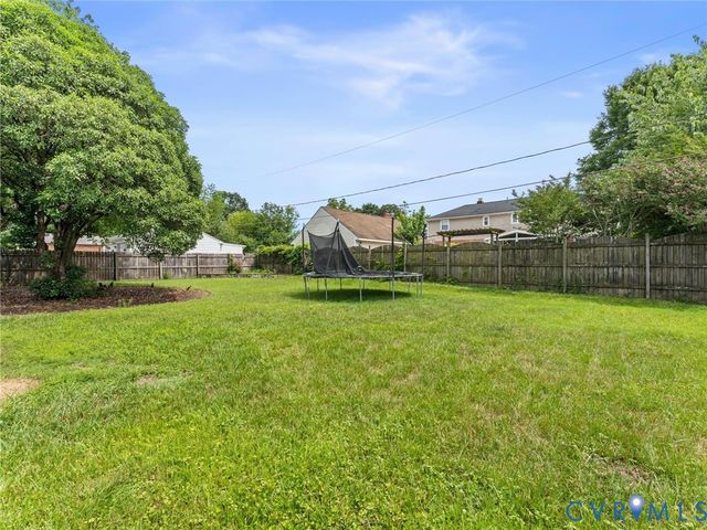 9109 Crystalwood Ln, Henrico, VA 23294