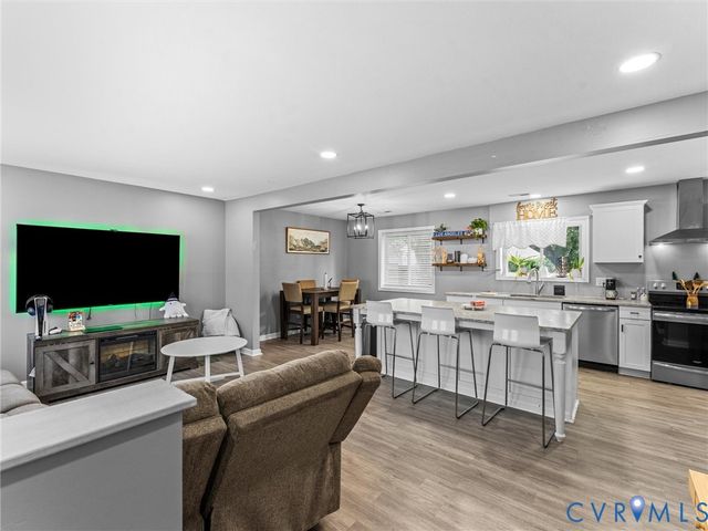 9109 Crystalwood Ln, Henrico, VA 23294