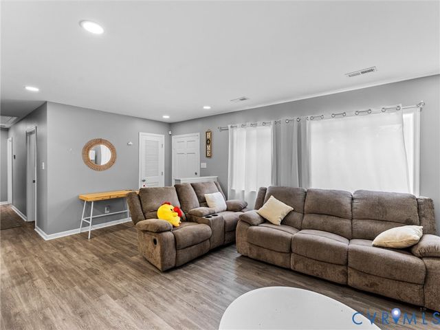 9109 Crystalwood Ln, Henrico, VA 23294