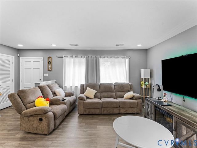 9109 Crystalwood Ln, Henrico, VA 23294