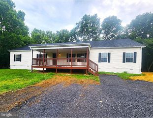 60 HATCHERY RD, Inwood, WV 25428