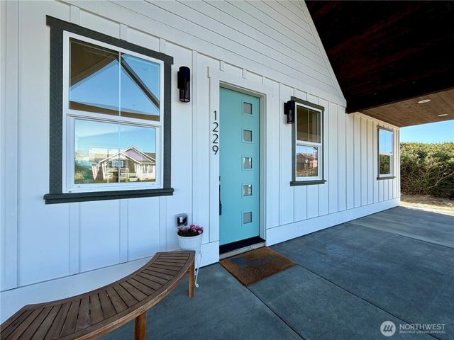 1229 Channel Avenue SW, Ocean Shores, WA 98569