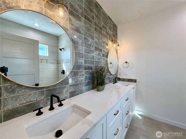 1229 Channel Avenue SW, Ocean Shores, WA 98569