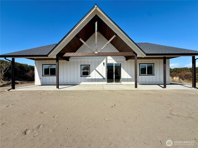 1229 Channel Avenue SW, Ocean Shores, WA 98569