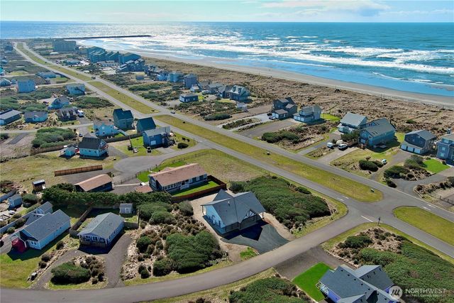 1229 Channel Avenue SW, Ocean Shores, WA 98569