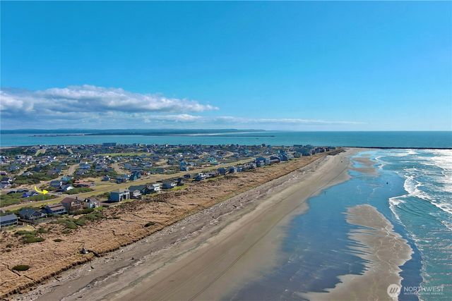 1229 Channel Avenue SW, Ocean Shores, WA 98569