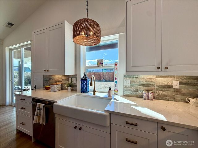 1229 Channel Avenue SW, Ocean Shores, WA 98569