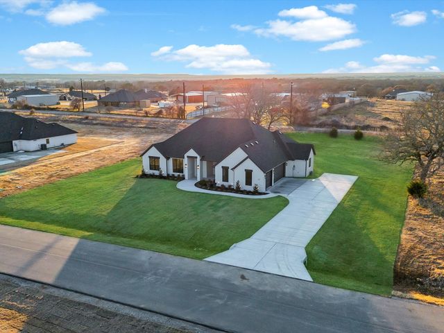 2009 Forest Bridge Drive, Azle, TX 76020