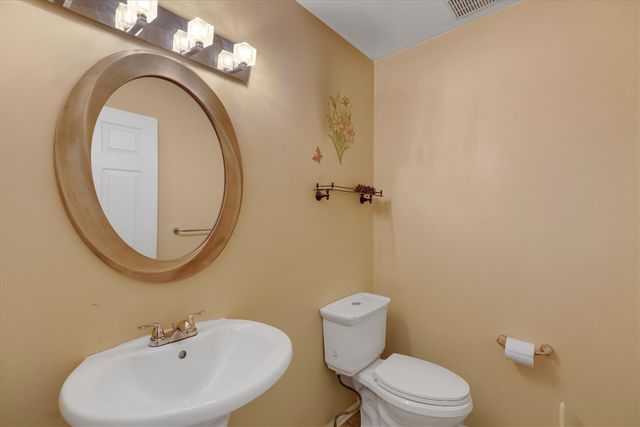 24403 Elmhurst Avenue, Farmington Hills, MI 48336