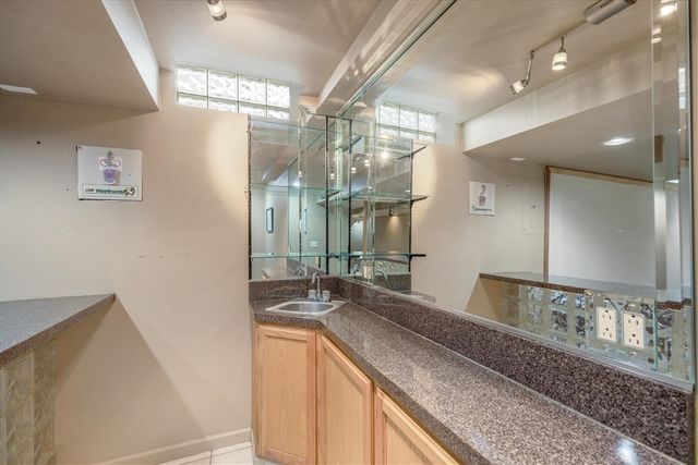 24403 Elmhurst Avenue, Farmington Hills, MI 48336