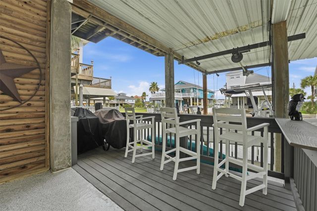 918 Short Reach Drive, Tiki Island, TX 77554