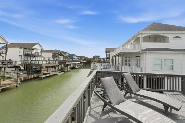 918 Short Reach Drive, Tiki Island, TX 77554