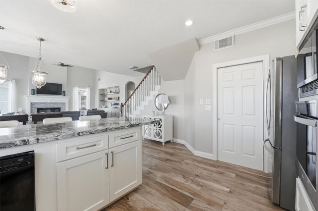 918 Short Reach Drive, Tiki Island, TX 77554