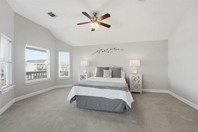 918 Short Reach Drive, Tiki Island, TX 77554